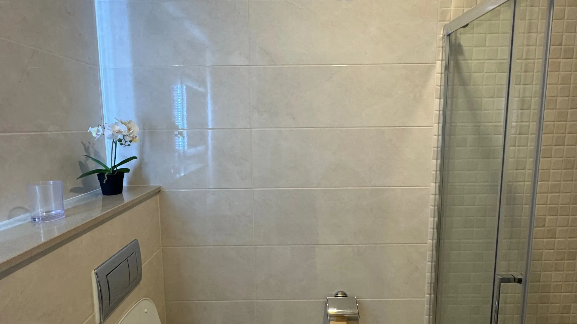 Rent, one bedroom apartment, 49m², Bečići, Budva