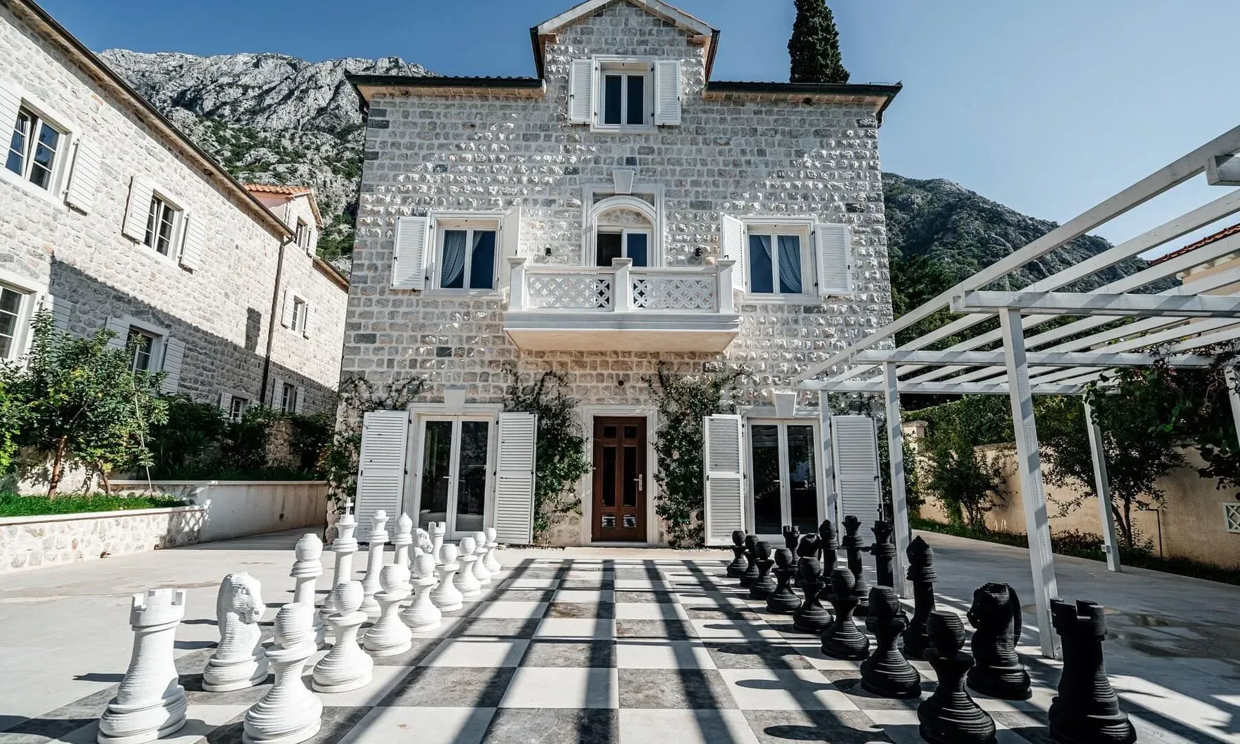 Rent, house, 491m², Ljuta, Kotor