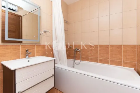 Rent, two bedroom apartment, 78m², City Kvart, Podgorica - image 11