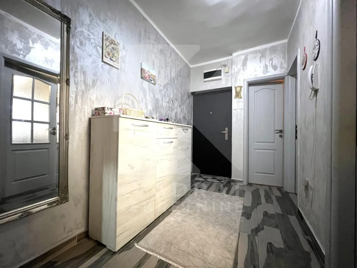 Rent, three bedroom apartment, 100m², Pejton, Podgorica