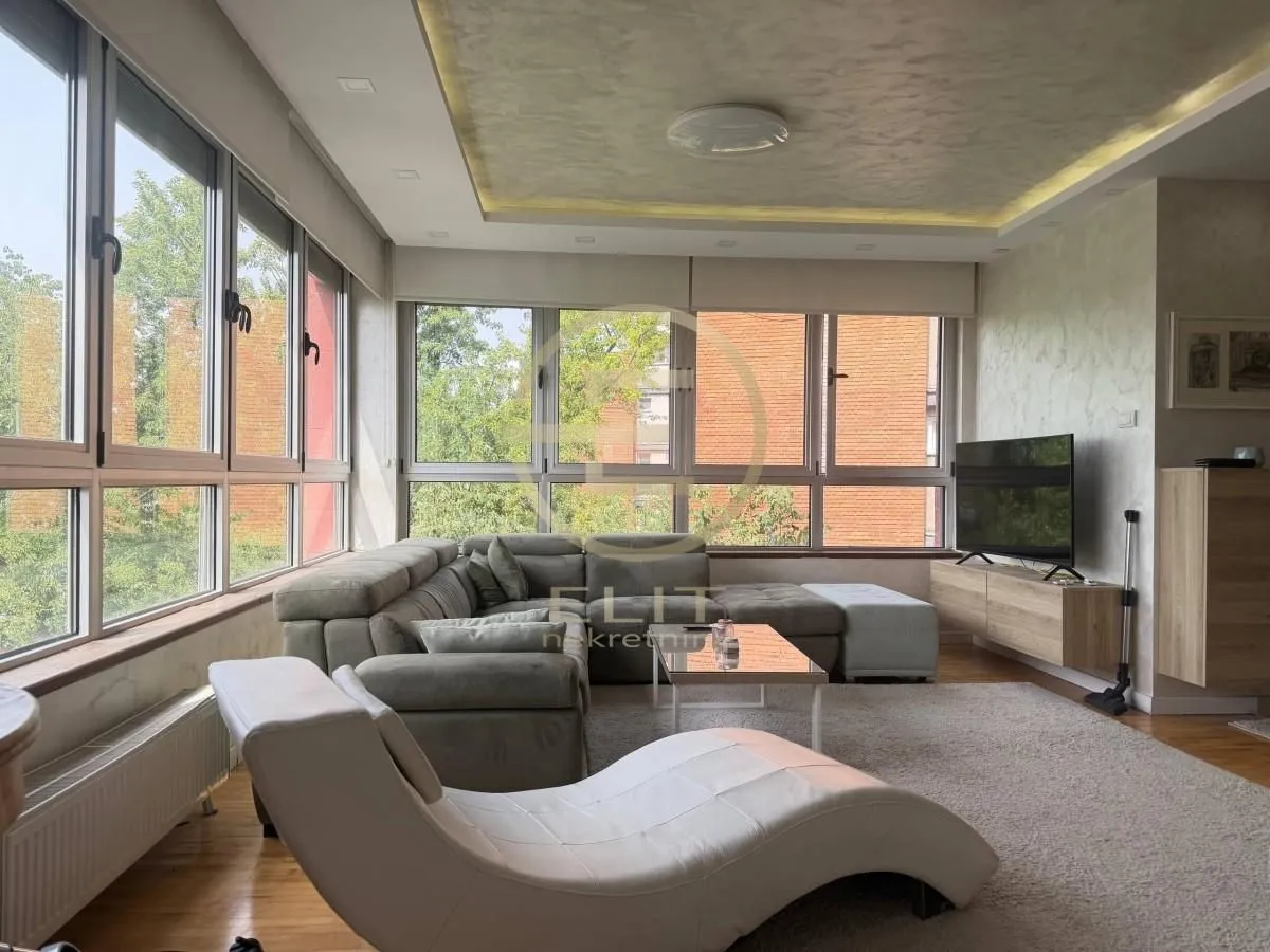Izdavanje, stan, 52m², Sajam, Novi Sad Sve Podlokacije