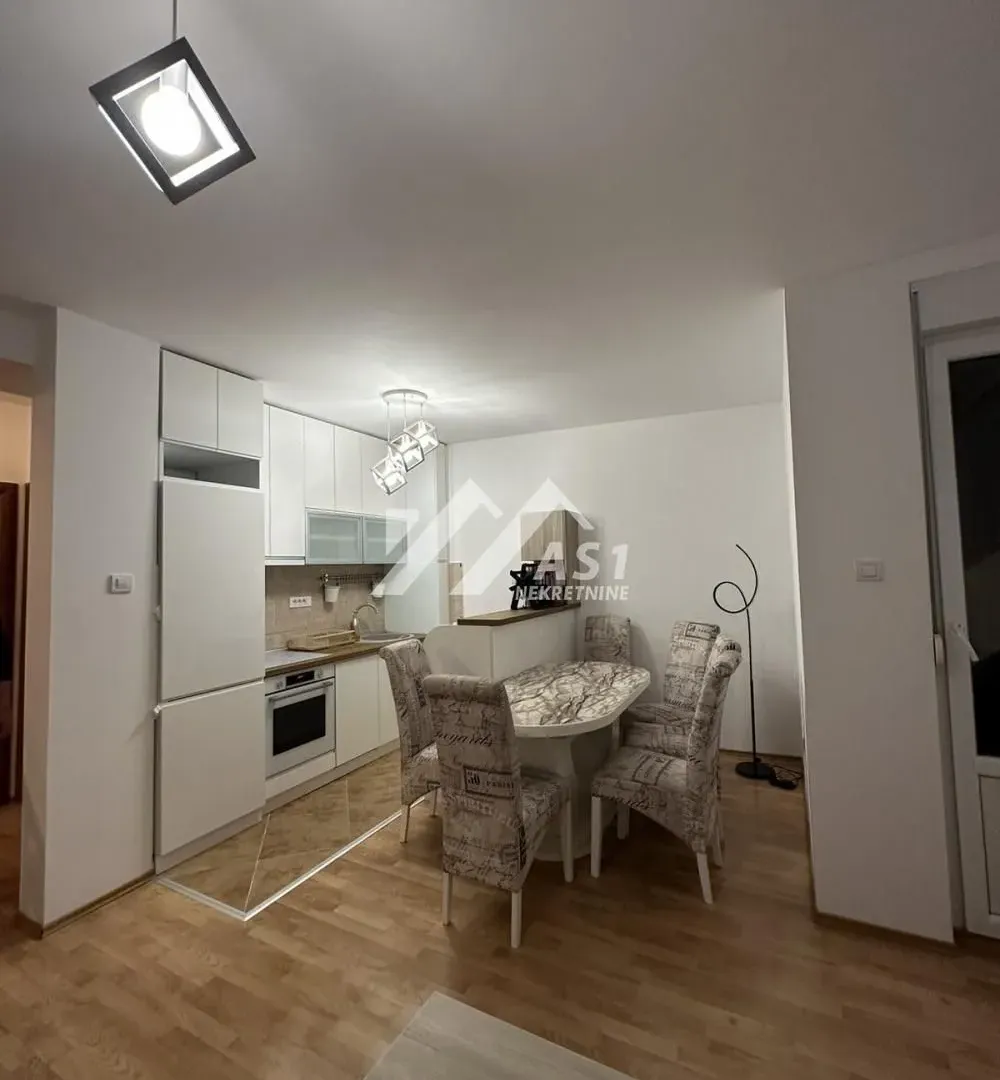 Izdavanje, trosoban stan, 58m², Sajam, Novi Sad Sve Podlokacije