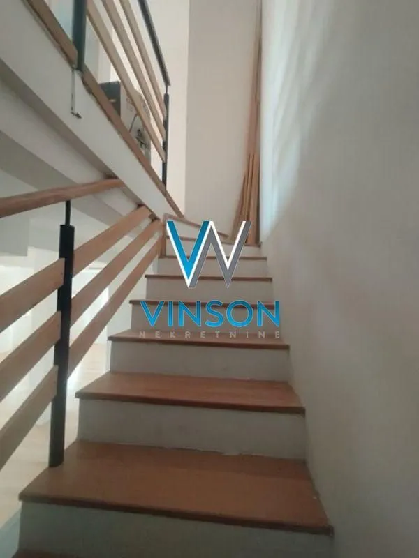 Prodaja, četvorosoban stan, 136m², Centar, Novi Sad