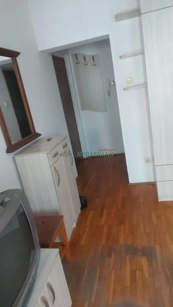 Izdavanje, jednosoban stan, 30m², Bulevar Oslobodjenja, Novi Sad Sve Podlokacije
