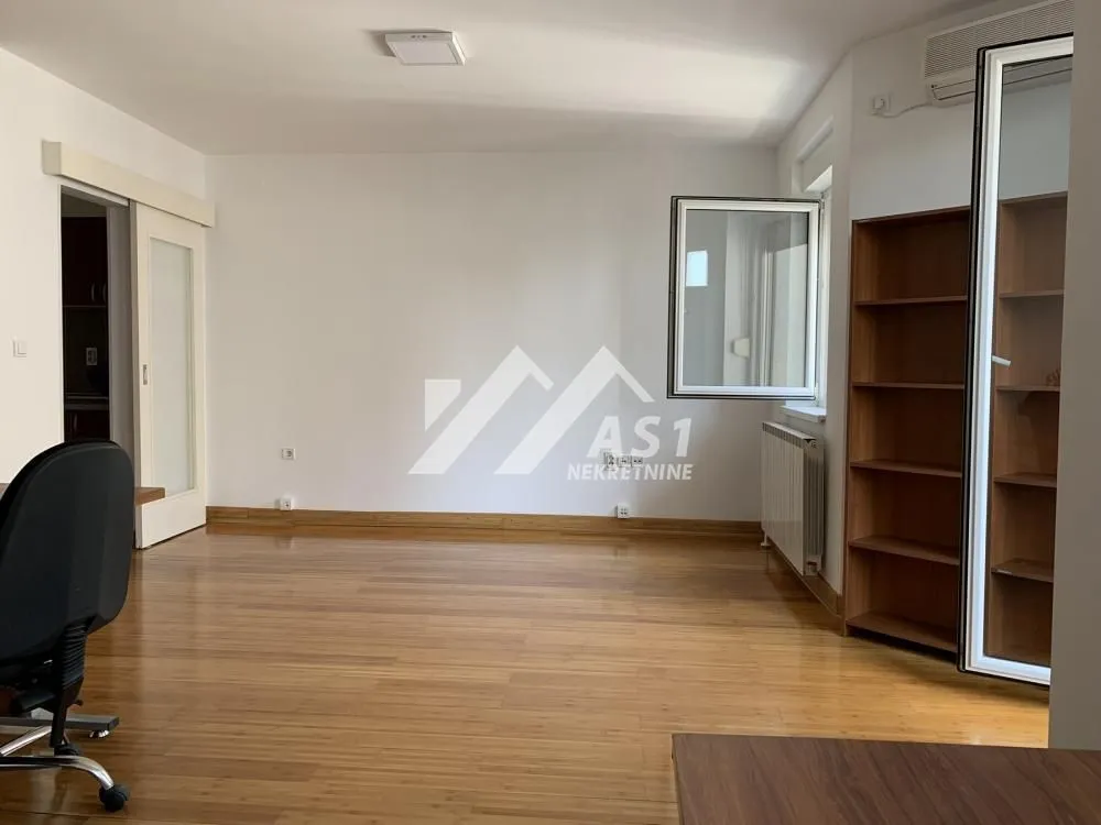 Rent, office space, 90m², Bulevar Oslobodjenja, Novi Sad Sve Podlokacije