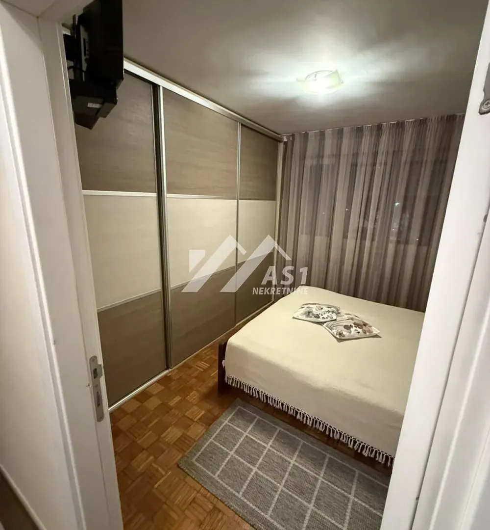 Izdavanje, dvosoban stan, 48m², Banatić, Novi Sad Sve Podlokacije