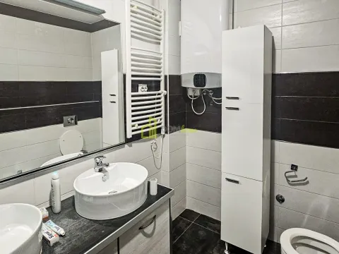 Sale, five bedroom apartment, 175m², Gorica C, Podgorica - image 3