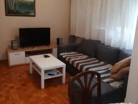 Prodaja, trosoban stan, 75m², Zemun Gornji Grad, Zemun Sve Podlokacije