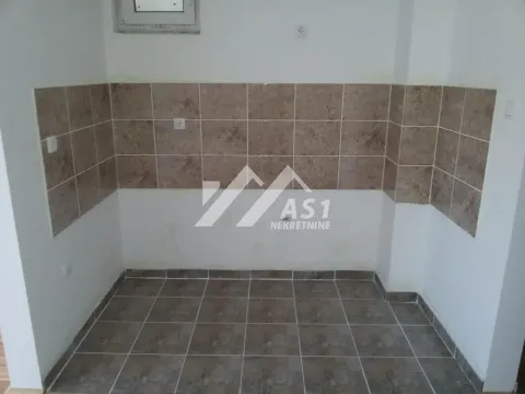 Izdavanje, jednosoban stan, 36m², Bulevar Evrope, Novi Sad Sve Podlokacije - image 4