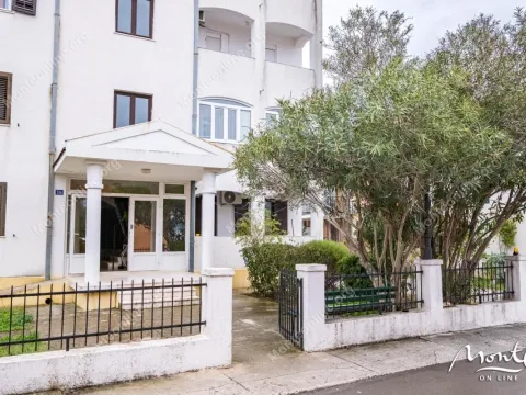 Sale, three bedroom apartment, 63m², Tivat, Crna Gora - image 37