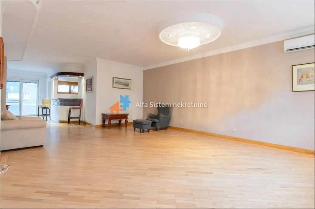 Rent, office space, 147m², Kalenić Pijaca, Vračar Sve Podlokacije