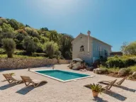 Daily-rent, house, 150m², Šišići, Kotor - image 1