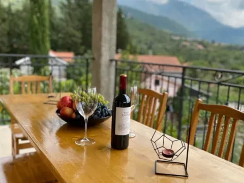 Izdavanje, trosoban stan, 110m², Gradiošnica, Tivat - image 11