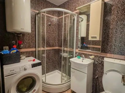 Izdavanje, poslovni prostor, 80m², Blok 5, Podgorica - image 9