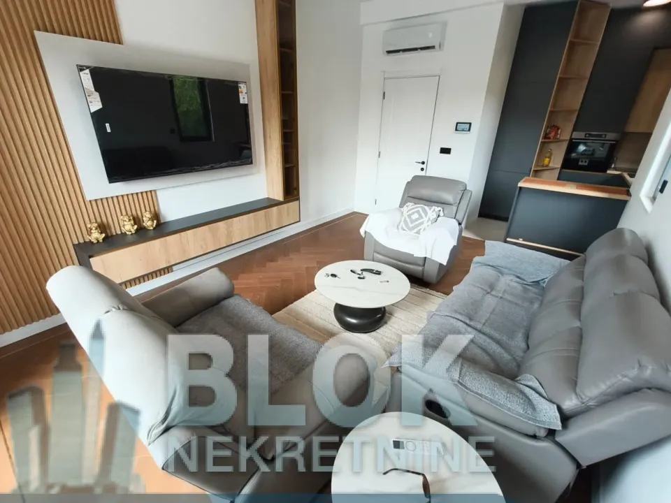 Izdavanje, dvosoban stan, 70m², Dalmatinska ulica, Podgorica