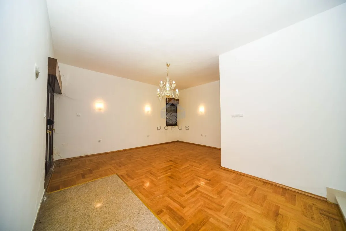 Prodaja, kuća, 350m², Tuzi, Podgorica