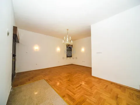 Prodaja, kuća, 350m², Tuzi, Podgorica - image 10