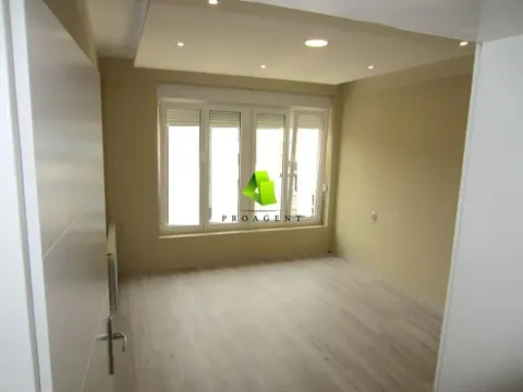 Izdavanje, poslovni prostor, 74m², Medijana, Niš - image 4