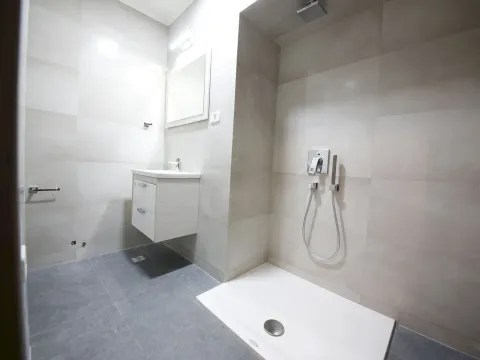 Sale, house, 250m², Kotor, Crna Gora - image 5