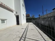 Izdavanje, kuća, 390m², Zagorič, Podgorica - image 13