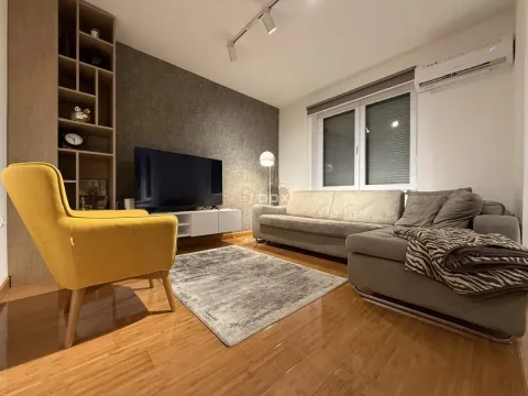 Izdavanje, jednosoban stan, 50m², Pantelej, Niš - image 1