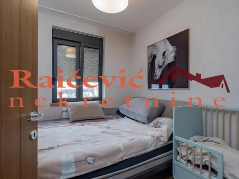 Izdavanje, četvorosoban stan, 98m², Crveni Krst, Beograd - image 10