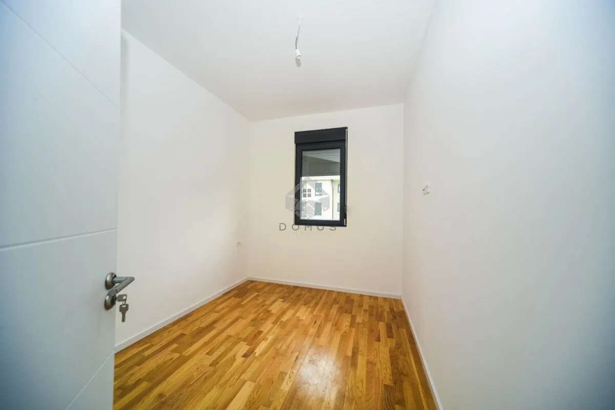 Izdavanje, dvosoban stan, 64m², Tološi, Podgorica