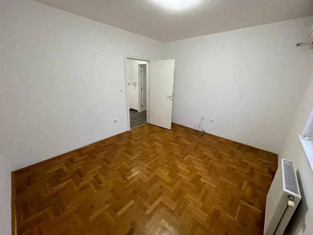 Prodaja, dvosoban stan, 50m², Centar, Novi Sad