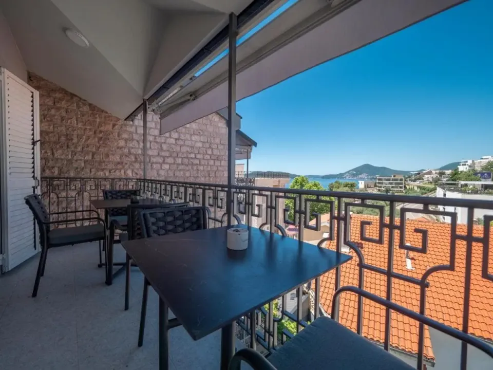 Sale, hospitality venue, 339m², Pržno, Budva