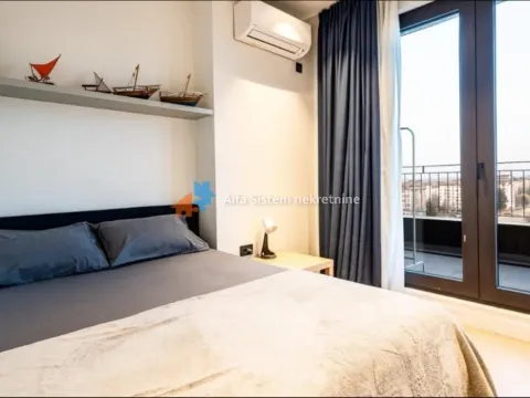 Izdavanje, trosoban stan, 193m², Stari Grad, Beograd - image 15