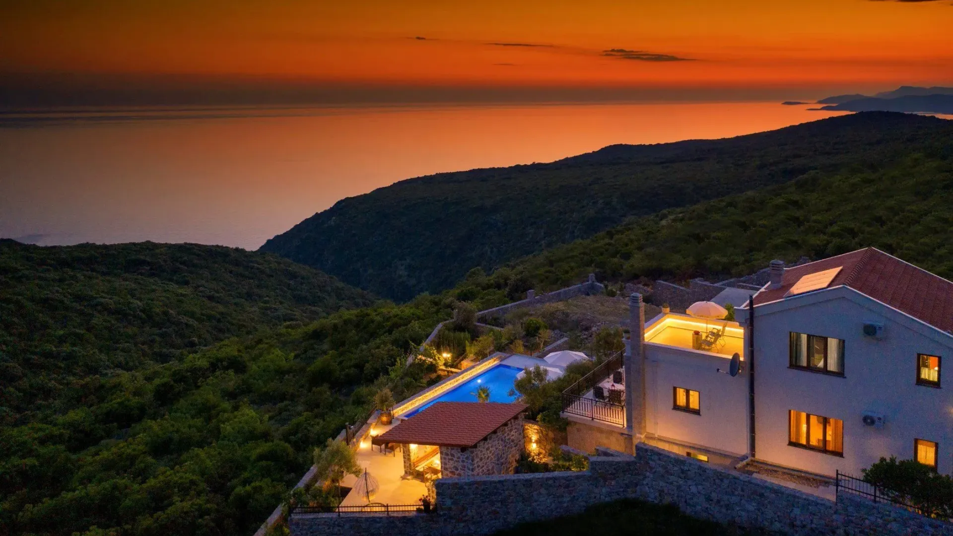 Izdavanje, kuća, 200m², Zagora, Kotor