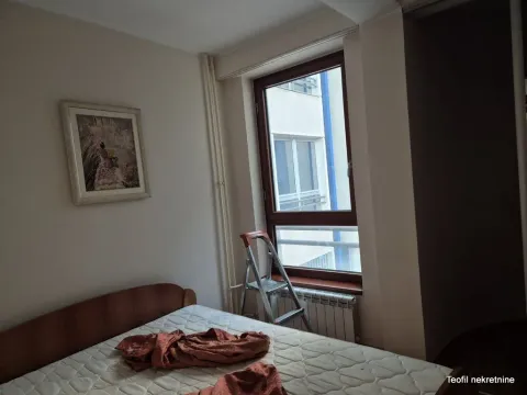 Izdavanje, trosoban stan, 75m², Kalenić Pijaca, Vračar Sve Podlokacije - image 8