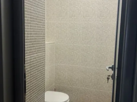 Rent, office space, 251m², Tološka šuma, Podgorica - image 11