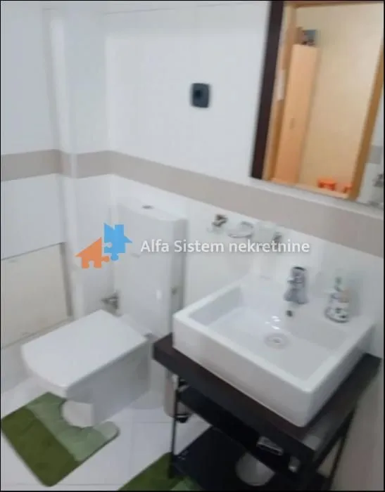 Izdavanje, trosoban stan, 98m², Savski Venac, Beograd