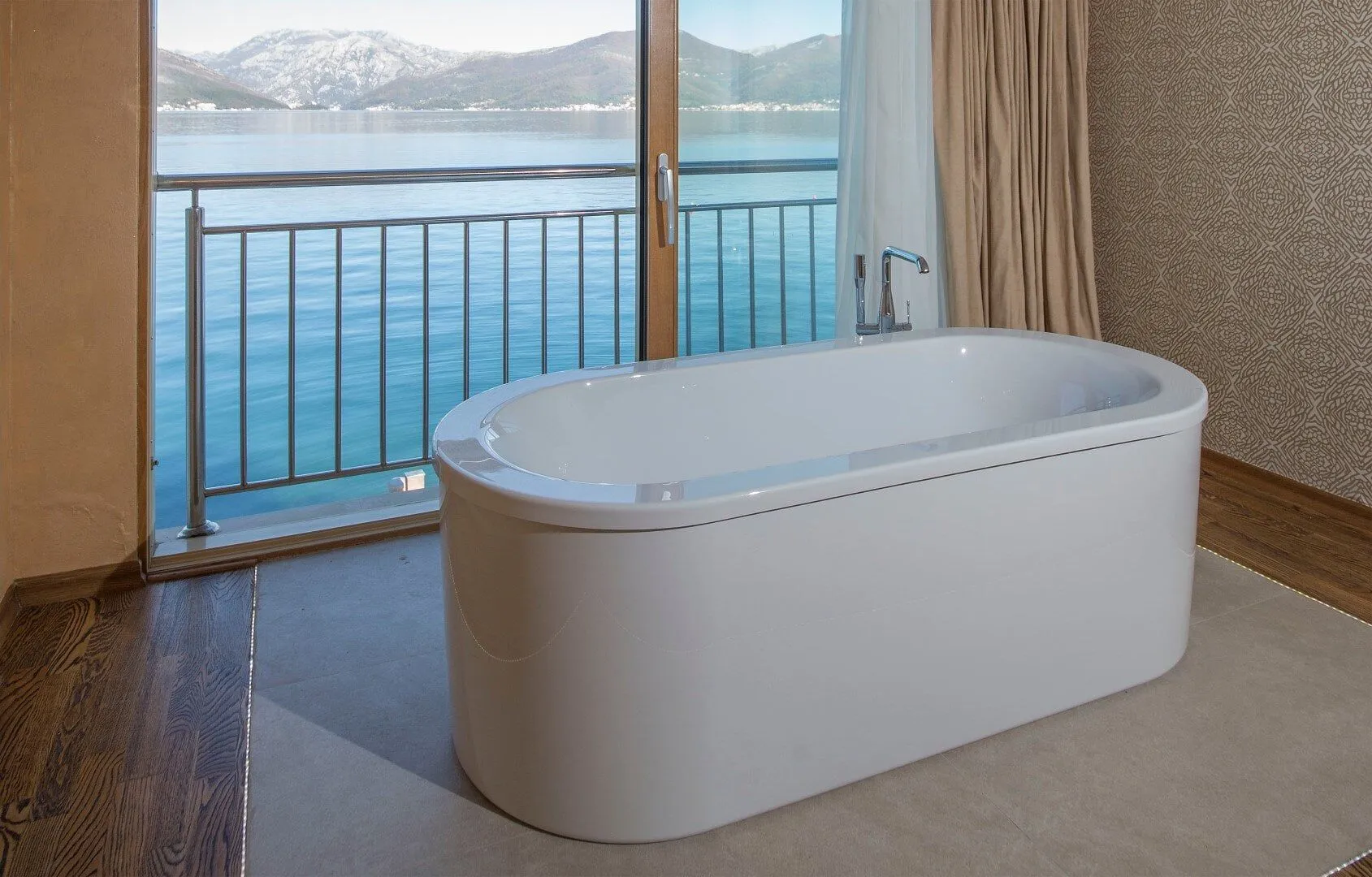 Prodaja, kuća, 300m², Bratešići, Kotor