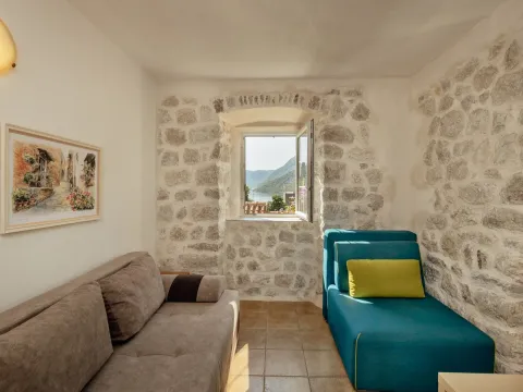 Prodaja, kuća, 240m², Risan, Kotor - image 16