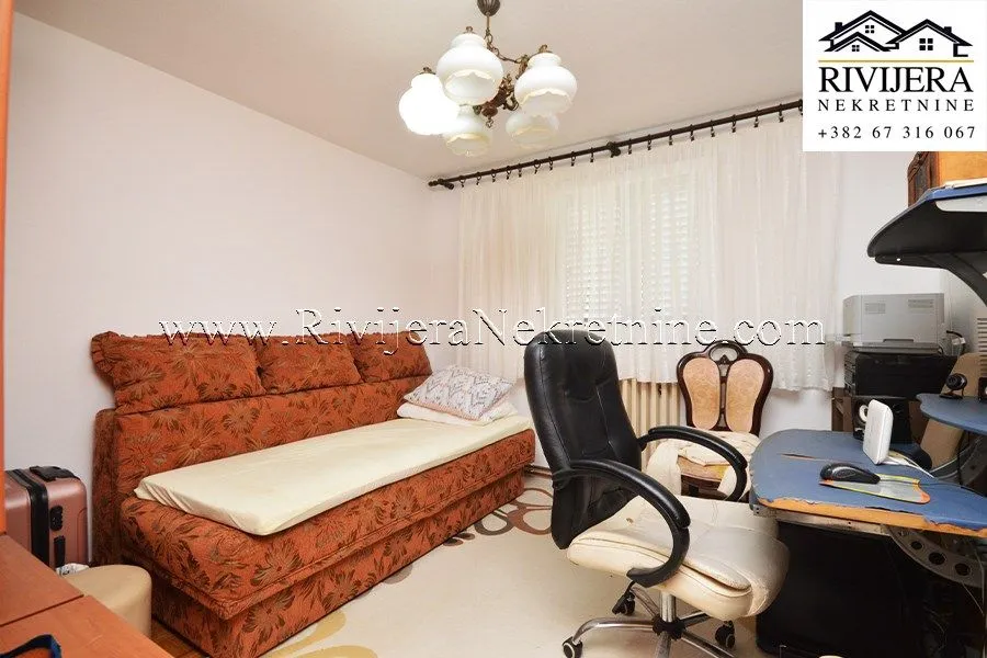 Prodaja, trosoban stan, 102m², Centar, Tivat