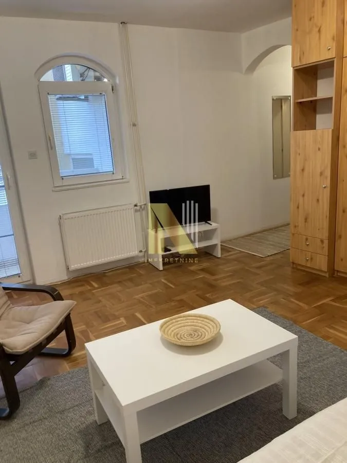 Izdavanje, garsonjera, 28m², Podbara, Novi Sad Sve Podlokacije