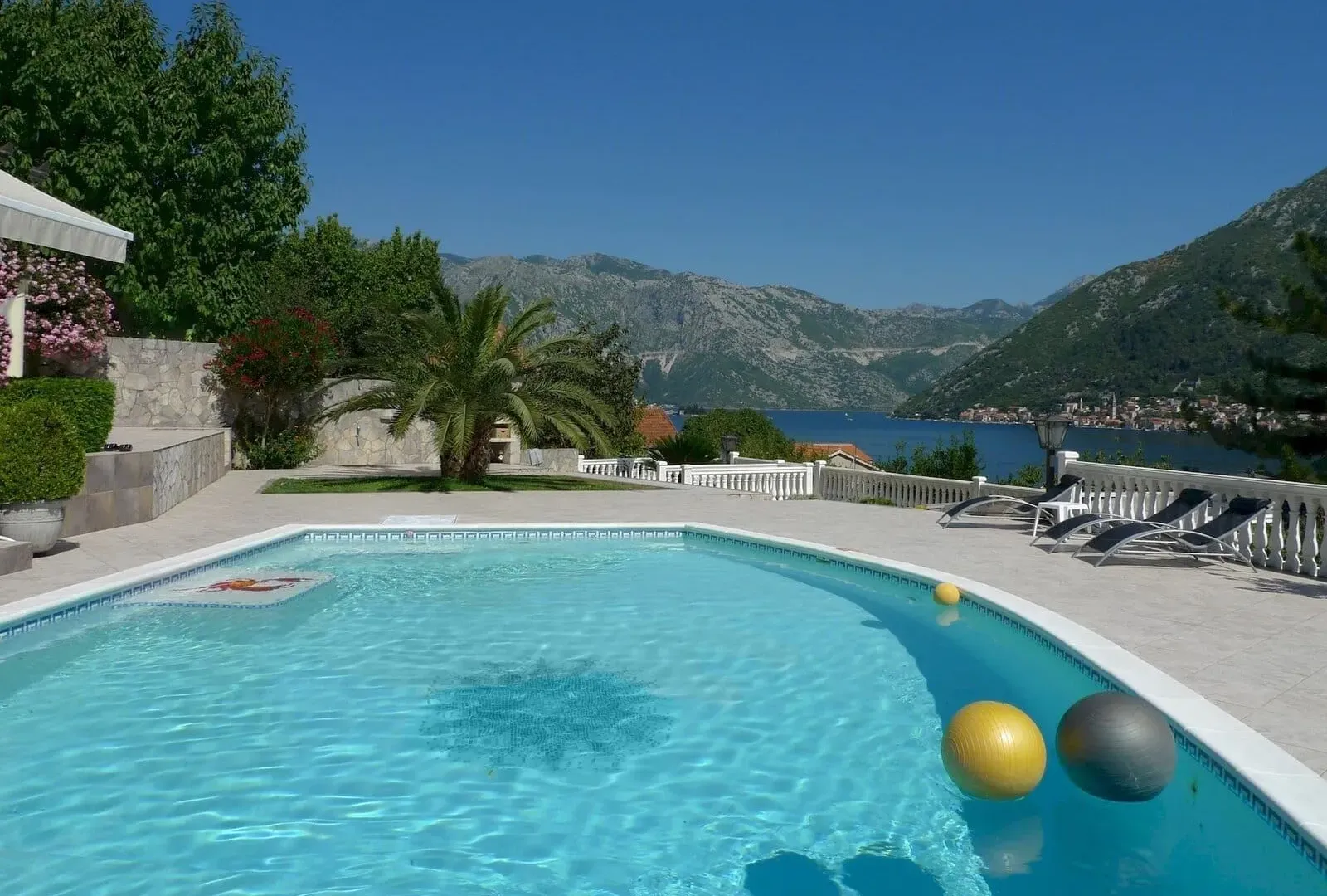 Sale, house, 278m², Stoliv, Kotor
