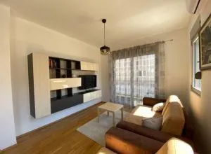 Izdavanje, dvosoban stan, 65m², Blok 9, Podgorica