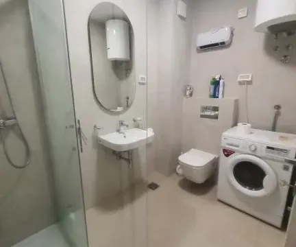 Izdavanje, jednosoban stan, 45m², Pobrežje, Podgorica - image 9