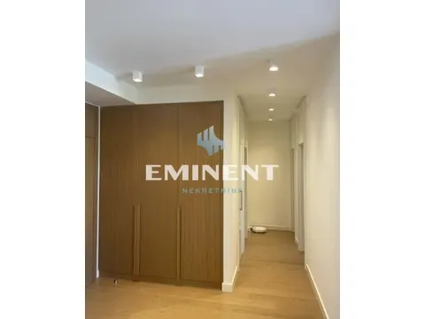 Izdavanje, trosoban stan, 90m², Savski Venac, Beograd - image 6