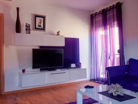 Izdavanje, jednosoban stan, 47m², Momišići, Podgorica - image 14