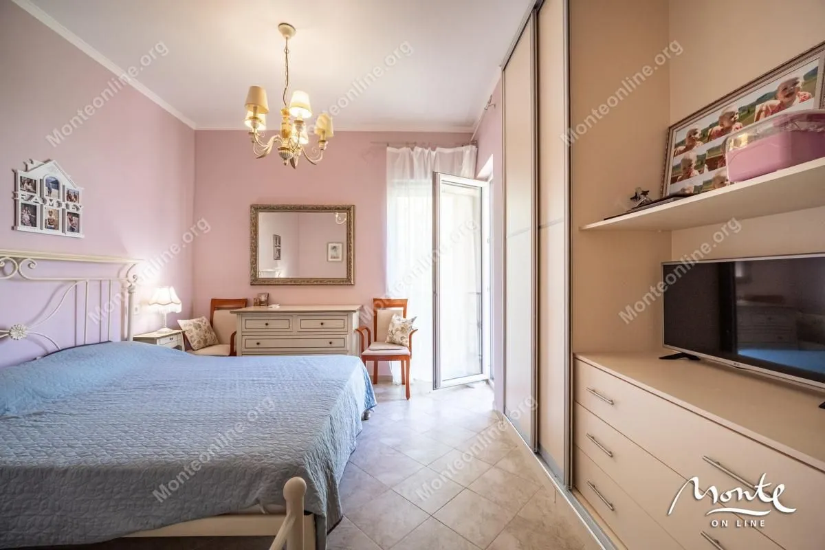 Prodaja, jednosoban stan, 63m², Orahovac, Kotor