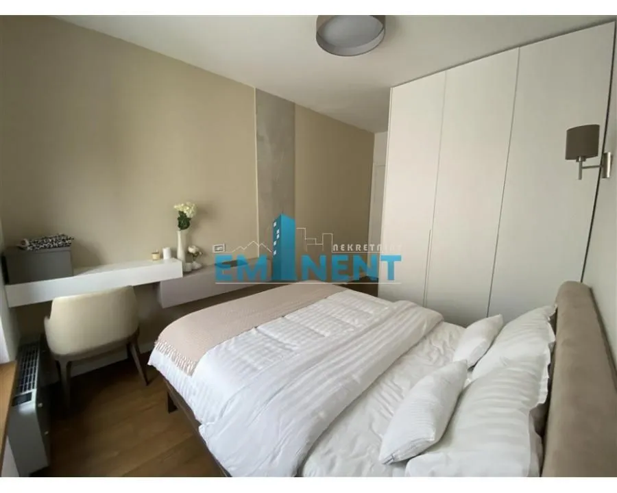 Rent, two bedroom apartment, 43m², Južni Bulevar, Vračar Sve Podlokacije