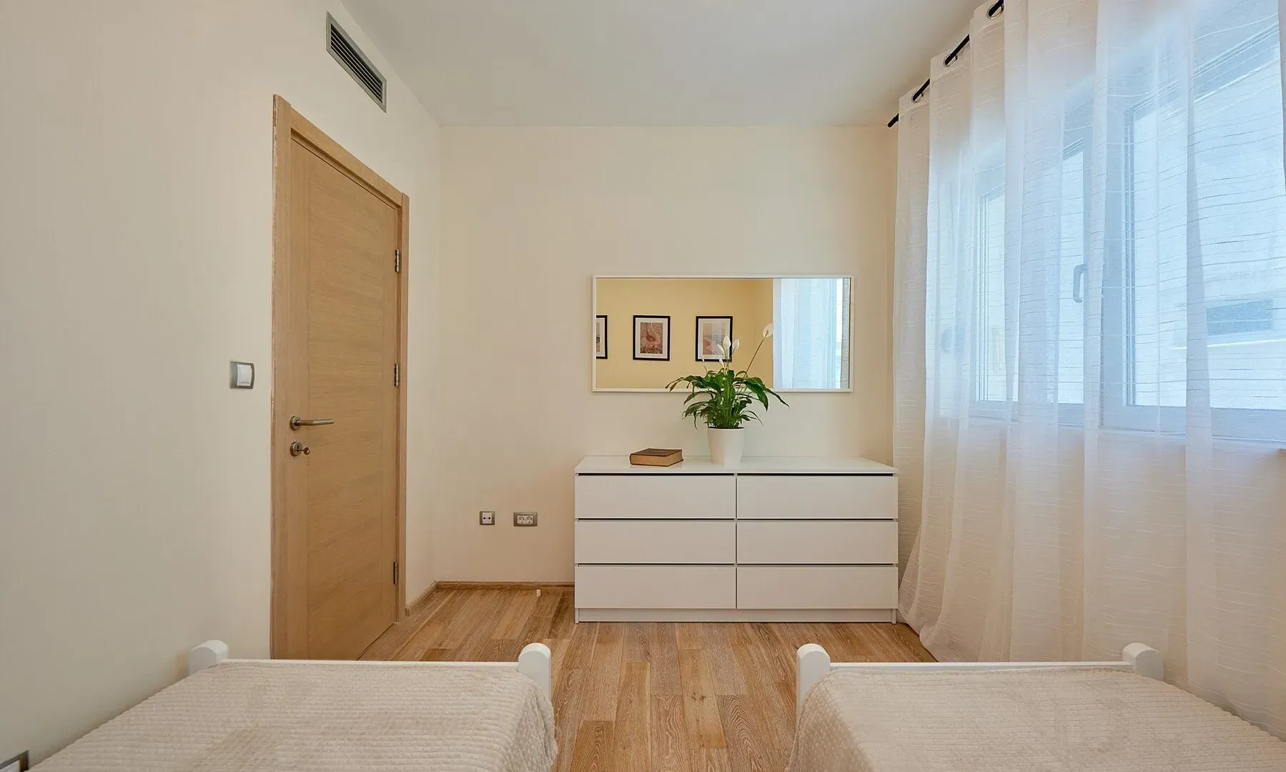 Prodaja, dvosoban stan, 75m², Dobrota, Kotor