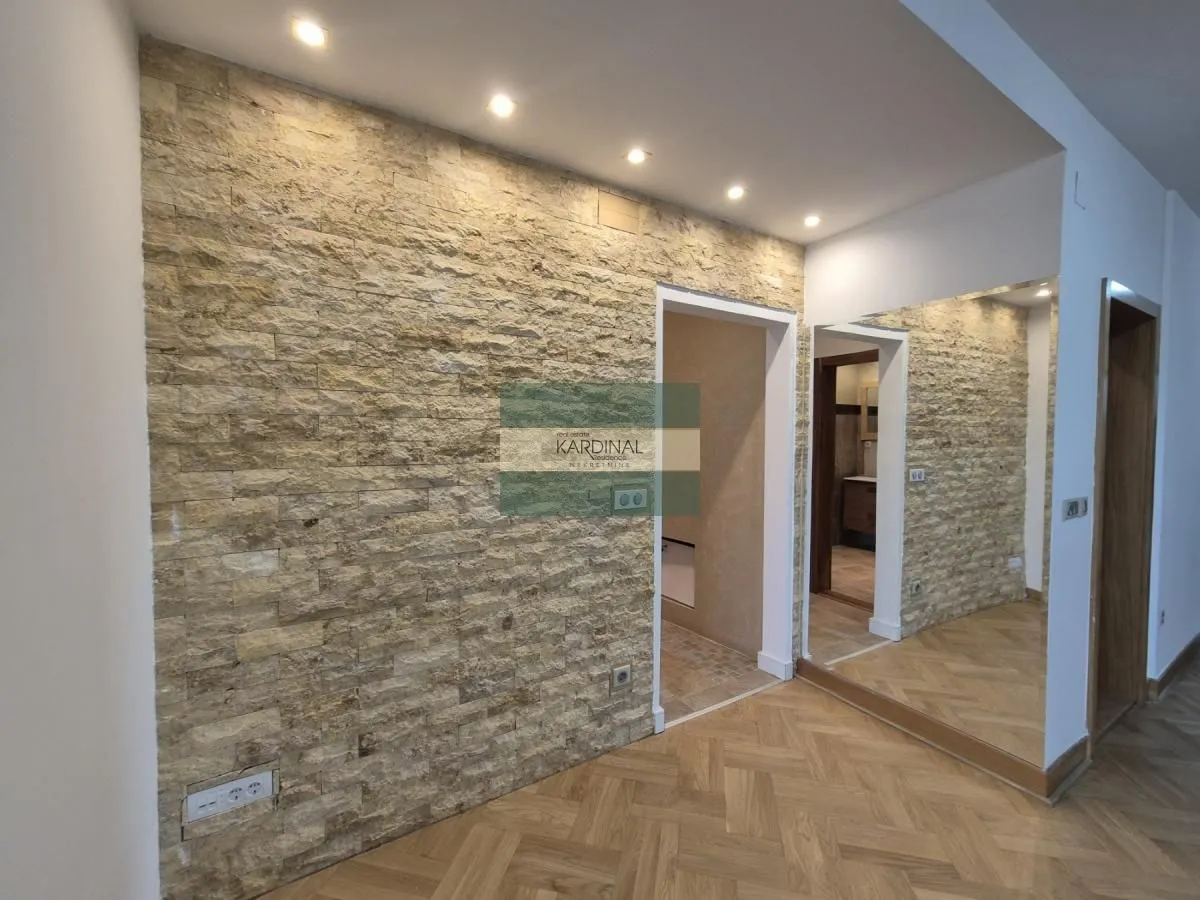 Prodaja, trosoban stan, 88m², Vašarište, Jagodina