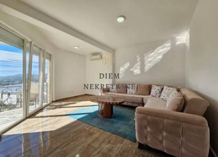 Izdavanje, trosoban stan, 150m², Stari Bar, Bar