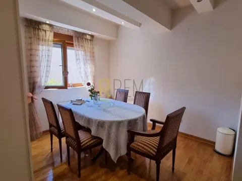 Prodaja, trosoban stan, 108m², Gorica C, Podgorica - image 2