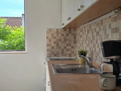 Izdavanje, dvosoban stan, 80m², Đenovići, Herceg Novi - image 8